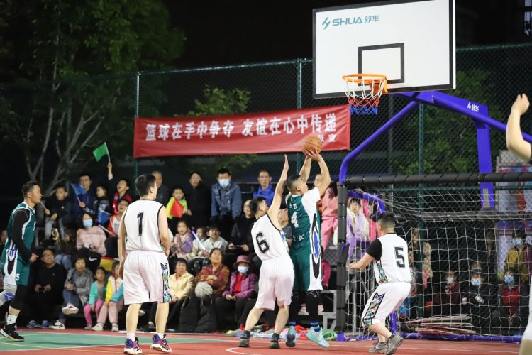 拜仁在锋